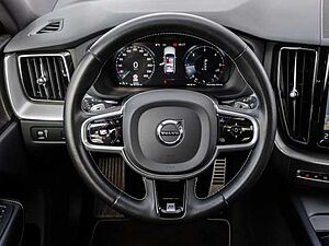 Volvo  R Design 2WD D4 EU6d-T HUD Navi digitales Cockpit Memory Sitze Soundsystem Harma