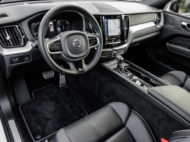 Volvo  R Design 2WD D4 EU6d-T HUD Navi digitales Cockpit Memory Sitze Soundsystem