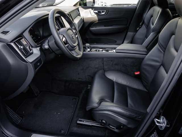 Volvo  Plus Dark 2WD B4 Benzin EU6d digitales Cockpit Memory Sitze Soundsystem LED