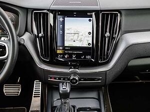 Volvo  R Design 2WD D4 EU6d-T HUD Navi digitales Cockpit Memory Sitze Soundsystem Harma
