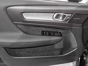 Volvo  Momentum Pro AWD D4 EU6d-T Allrad AHK Navi Leder digitales Cockpit Soundsystem S